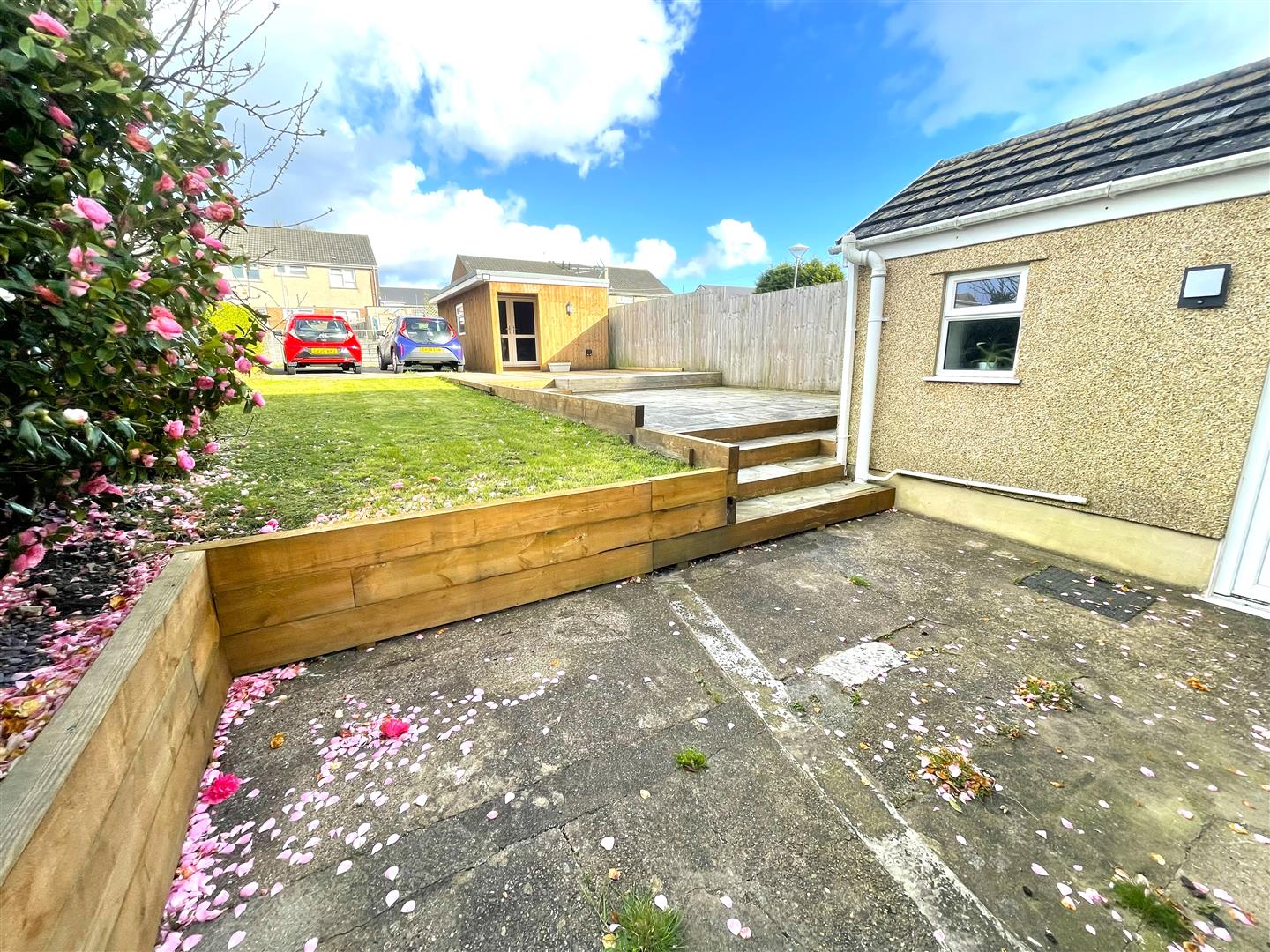 Brynllwchwr Road, Loughor, Swansea, SA4 6SQ